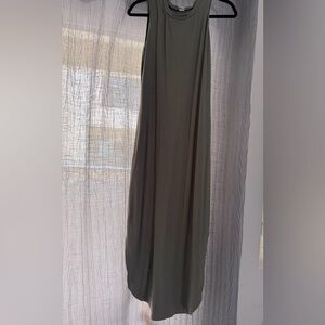 S, Anrabress army green long dress with pockets.